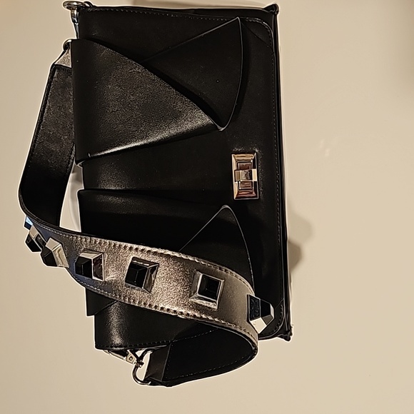 Gianni Bini Handbags - Gianni Bini shoulder Bag